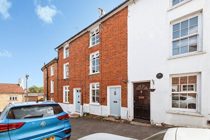 3 Bedroom Terraced House For Sale In Elm Street, Buckingham, MK18