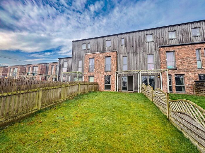 4 Bedroom Town House To Rent In Lang Rigg, Edinburgh, EH30