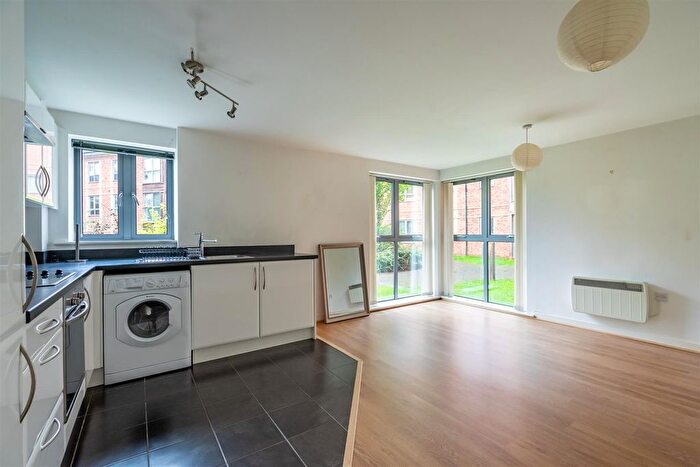 2 Bedroom Flat To Rent In Drummond House, College Mews, York, YO31
