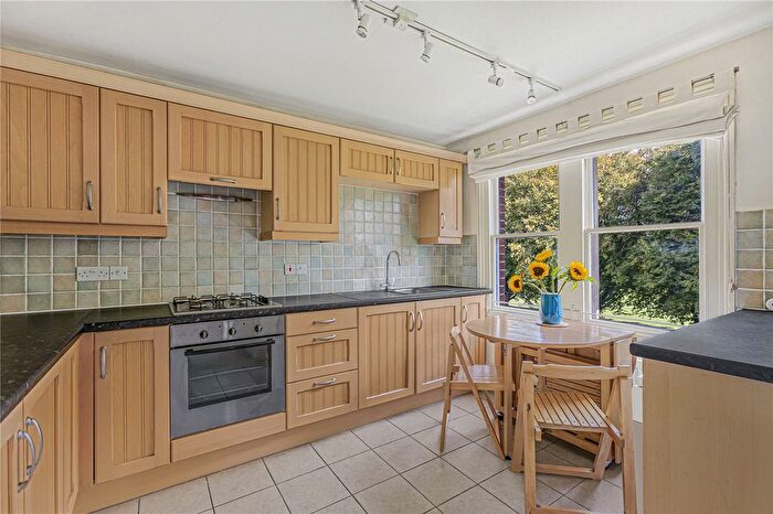 2 Bedroom Flat For Sale In Abingdon Road, Grandpont, OX1