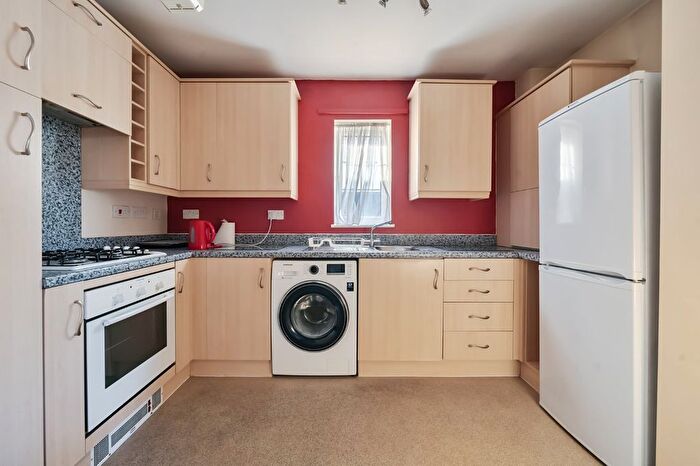 2 Bedroom Flat For Sale In Causton Gardens, Eastleigh, Hampshire, SO50