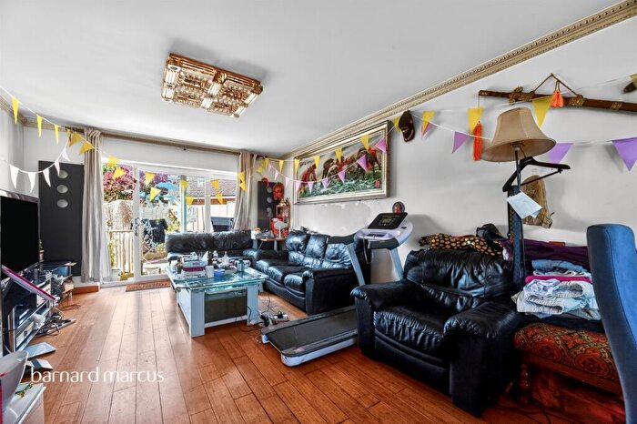 5 Bedroom Semi-Detached House For Sale In Ruston Avenue, Surbiton, KT5