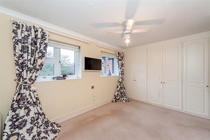 1 Bedroom Flat For Sale In Chorleywood Bottom, Chorleywood, Rickmansworth, WD3