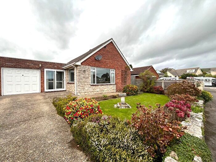 3 Bedroom Bungalow For Sale In Cauldron Crescent, Swanage, Dorset, BH19