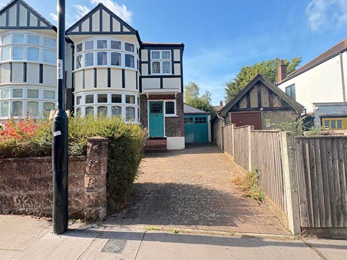 3 Bedroom Semi-Detached House For Sale In Lancaster Road, London, SE25