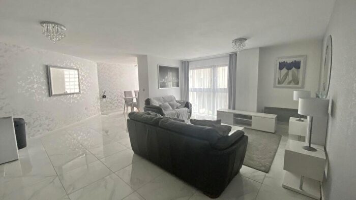 1 Bedroom Apartment For Sale In Landmark Place, Cardiff, CF10