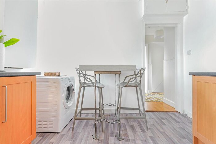 2 Bedroom Flat For Sale In Campbell Street, Wishaw, ML2