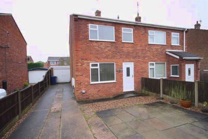 3 Bedroom Semi-Detached House To Rent In Lifton Avenue, Retford, DN22