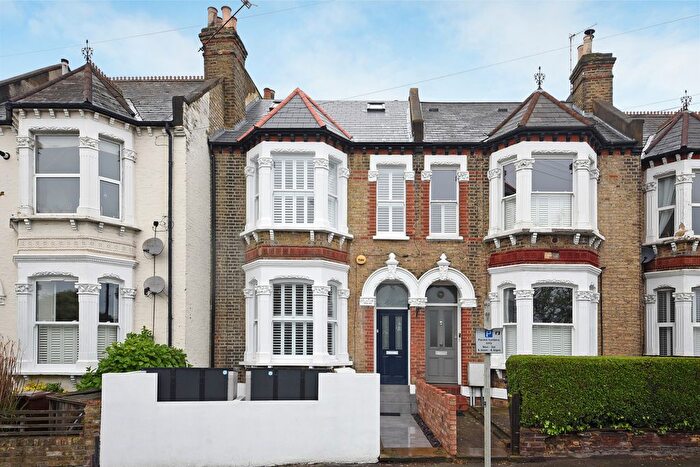 2 Bedroom Flat To Rent In Alexandra Road, London, SW19