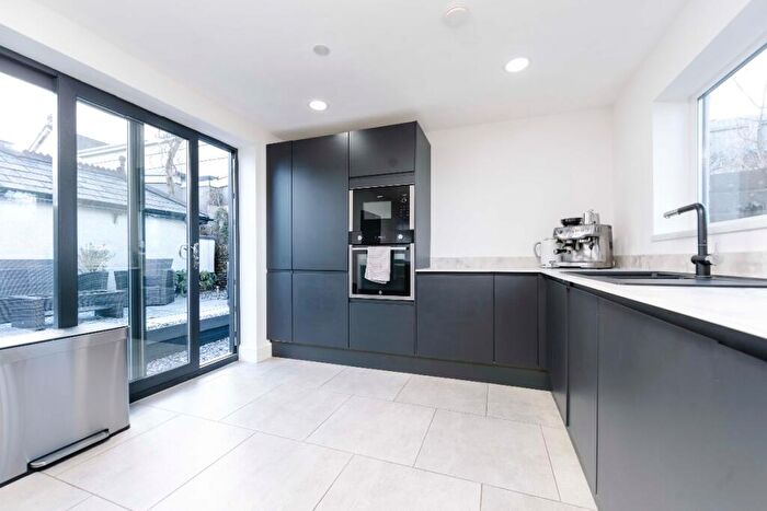 3 Bedroom Detached House For Sale In Fourwinds, Gordon Road, Blackwood, NP12