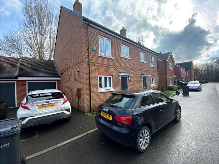 3 Bedroom Semi Detached House For Sale In Great Stones Way, Ash, Guildford, Surrey, GU12
