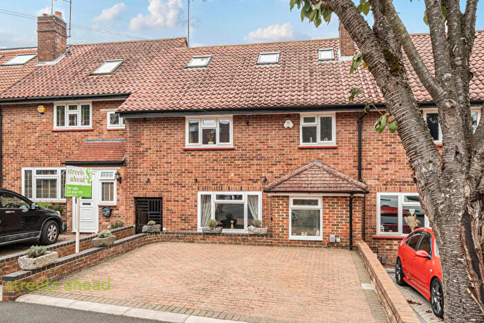 4 Bedroom Terraced House For Sale In The Glade, Coulsdon, CR5