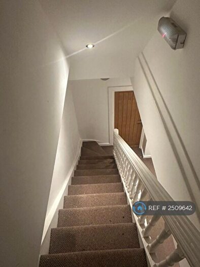 Studio To Rent In Town Lane, Leeds, LS28