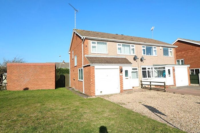 3 Bedroom Semi-Detached House To Rent In Aire Road, Wetheby, LS22