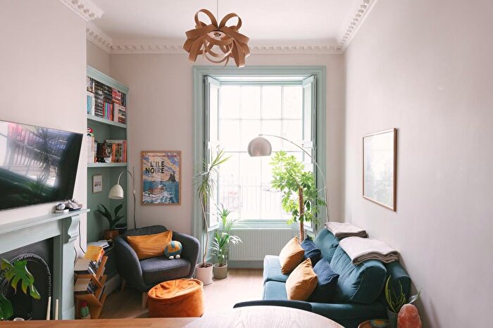 2 Bedroom Flat For Sale In Park Place, Clifton, BS8