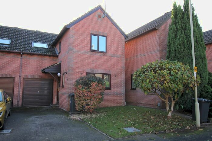 3 Bedroom Semi-Detached House To Rent In Oaken Copse, Church Crookham, Fleet GU52