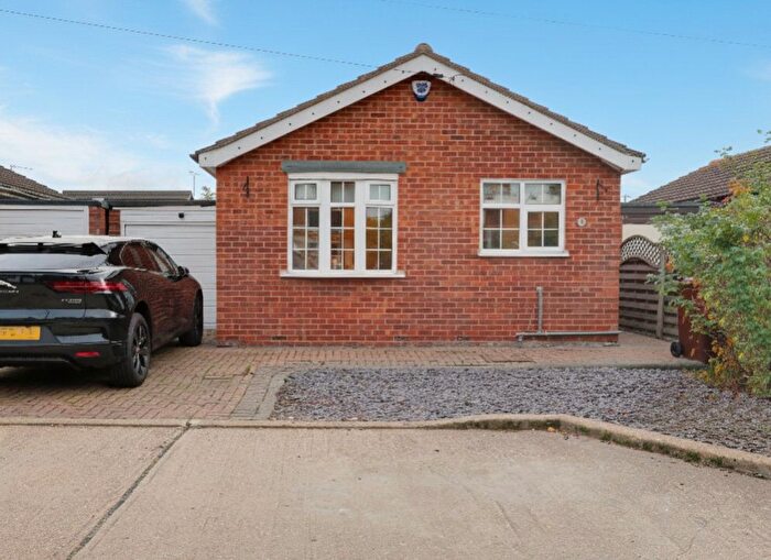 1 Bedroom Bungalow For Sale In Roserna Road, Canvey Island, Essex, SS8