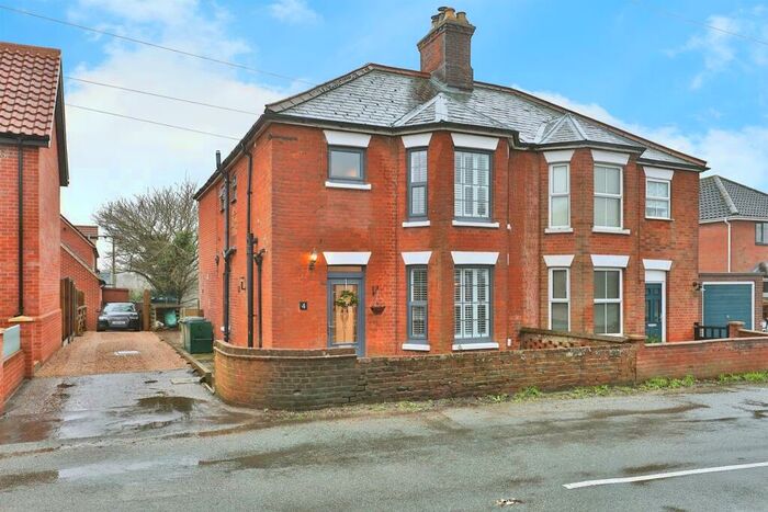 3 Bedroom Semi-Detached House For Sale In The Street, South Walsham, Norwich, NR13