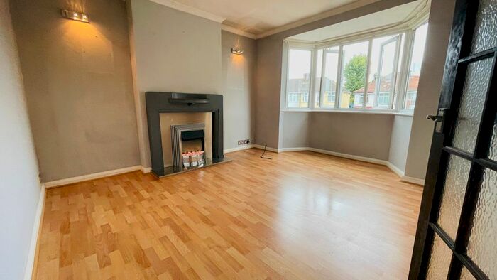 1 Bedroom Flat To Rent In Reading Road, Northolt, UB5