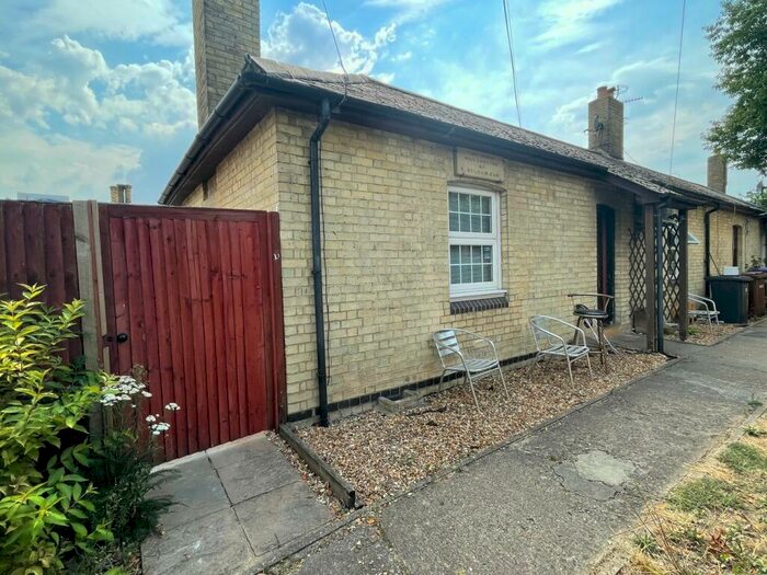 1 Bedroom Terraced Bungalow To Rent In Kneesworth Street, Royston, SG8