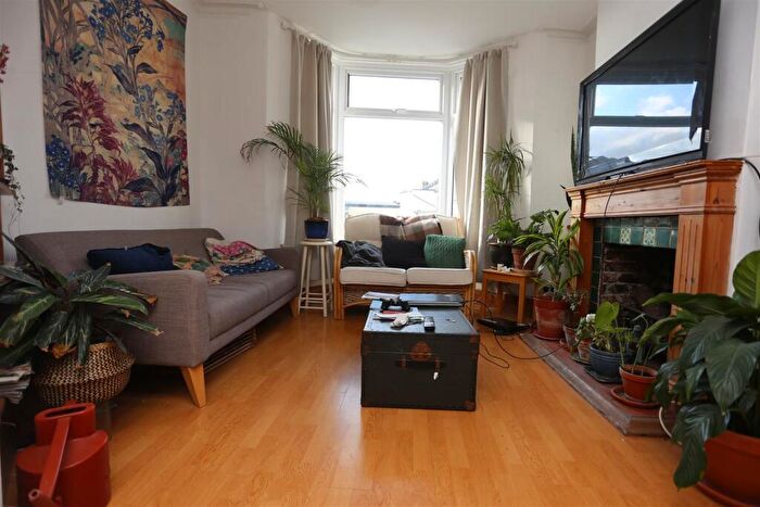 3 Bedroom House To Rent In Newmarket Terrace, Brighton, BN2