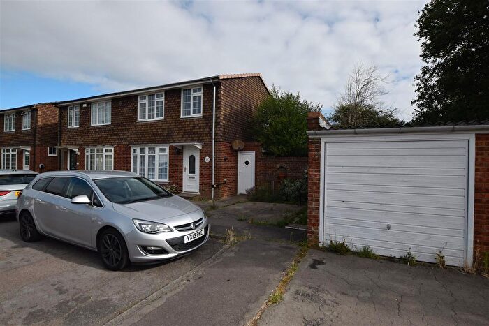 3 Bedroom End Of Terrace House To Rent In Quebec Close, Bexhill-On-Sea, TN39