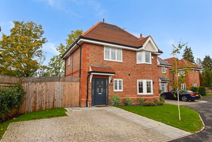 4 Bedroom Detached House For Sale In Abbey Court, Burnham, Buckinghamshire, SL1