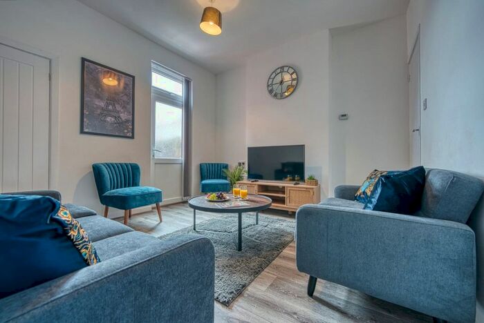 3 Bedroom Flat To Rent In Eton Road, Birmingham, B12