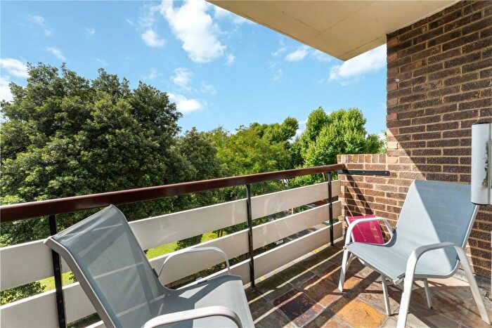 2 Bedroom Apartment To Rent In Manor Park Road, Sutton, SM1