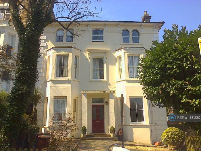 1 Bedroom Flat To Rent In Cintra Park, Crystal Palace, SE19