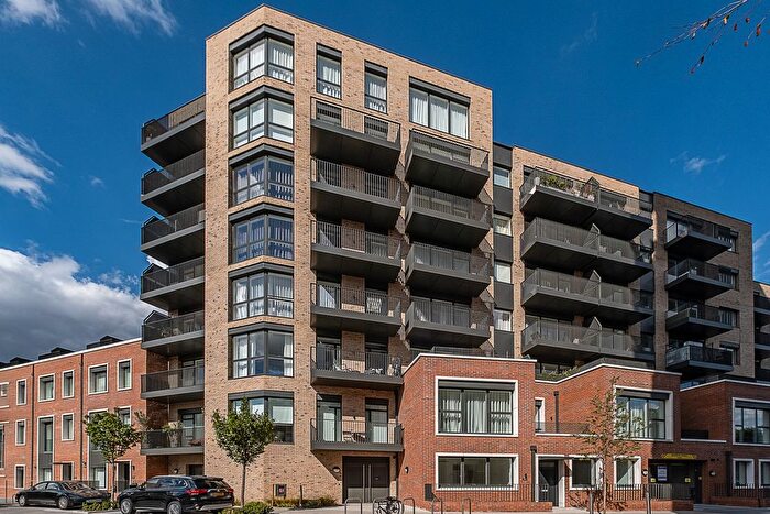 2 Bedroom Flat For Sale In Essex Place, London, W4