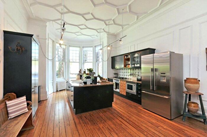 3 Bedroom Flat To Rent In Wedderburn Road, Hampstead, NW3