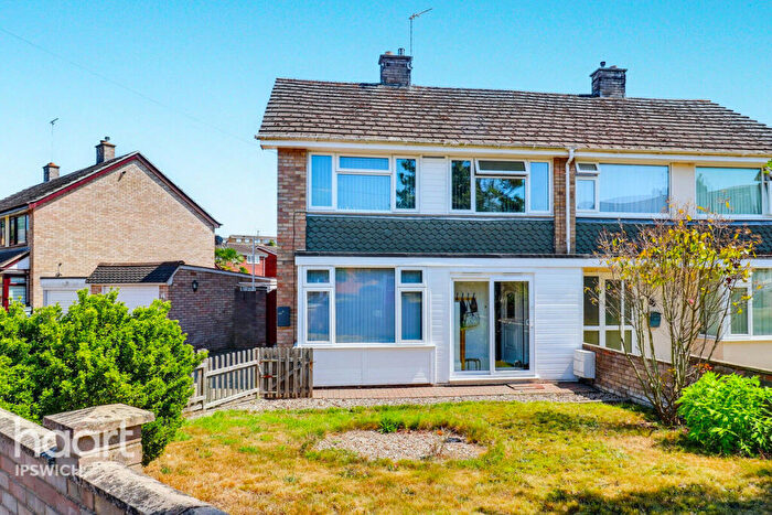 3 Bedroom Semi-Detached House For Sale In Monton Rise, Ipswich, IP2