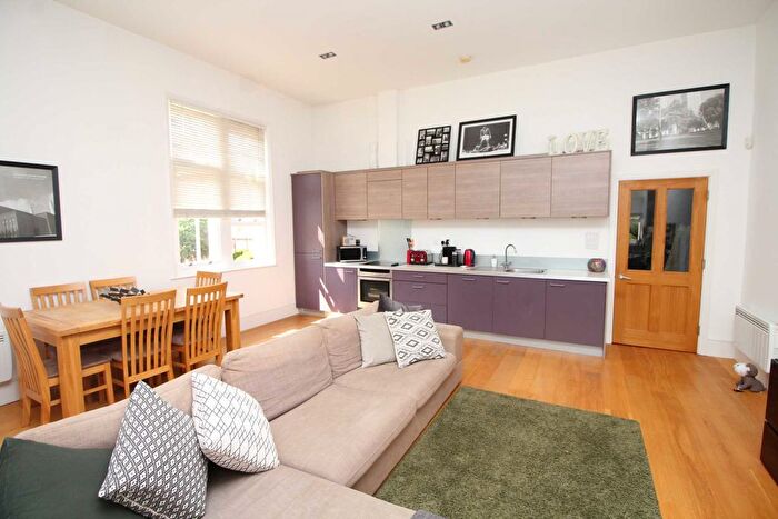 1 Bedroom Flat For Sale In Kavanagh Court, The Galleries, CM14