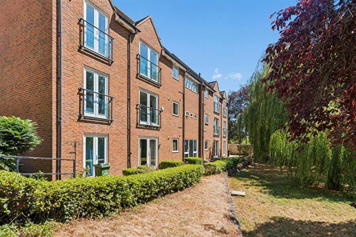 2 Bedroom Flat For Sale In Wagstaff Way, Olney, MK46