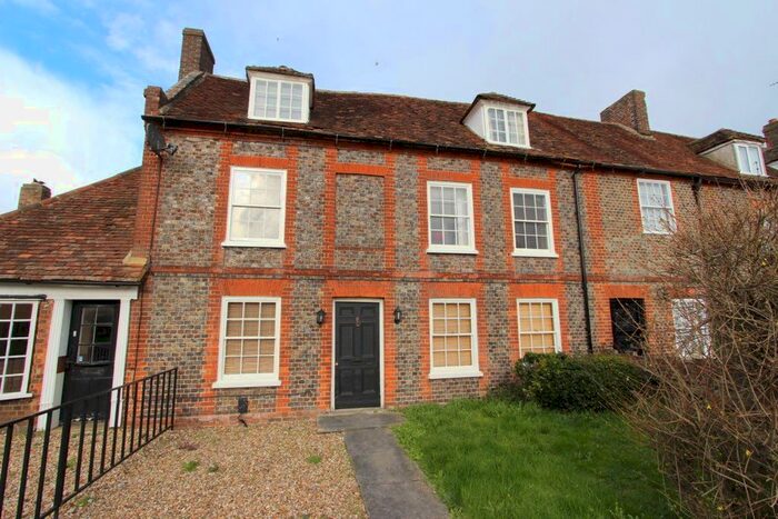 4 Bedroom Property To Rent In Watling Street, Hockliffe, Leighton Buzzard LU7