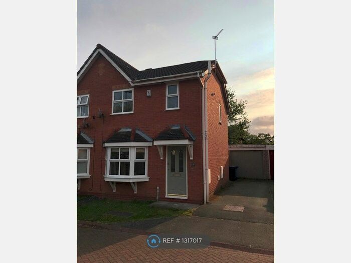 3 Bedroom Semi-Detached House To Rent In Lamerton Close, Penketh, Warrington, WA5