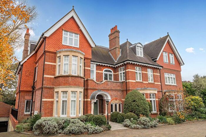 2 Bedroom Flat For Sale In Arthur Road, Wimbledon Park, London, SW19