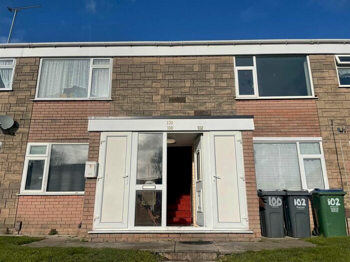 Studio To Rent In Tudor Court, Tipton, DY4