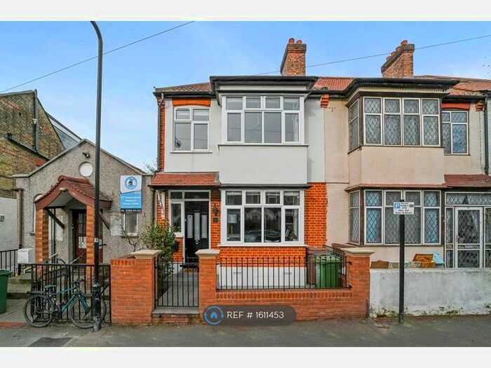 3 Bedroom Semi-Detached House To Rent In Coleridge Road, London, E17