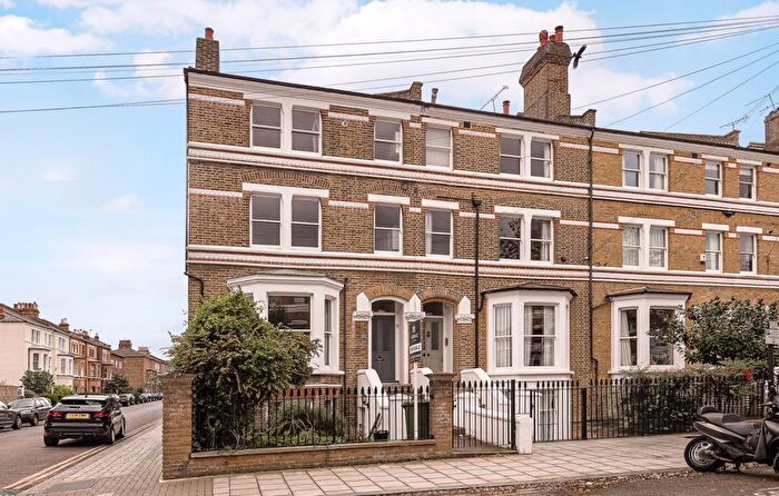 5 Bedroom End Terrace House For Sale In Lillieshall Road, SW4