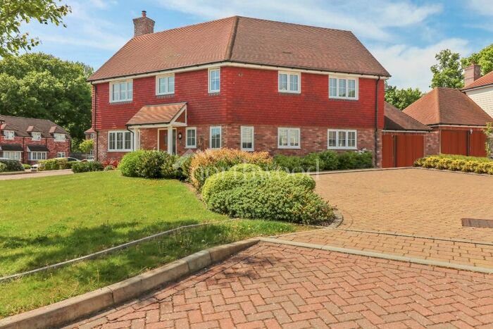 4 Bedroom Detached House For Sale In Millfields Place, Bethersden, TN26