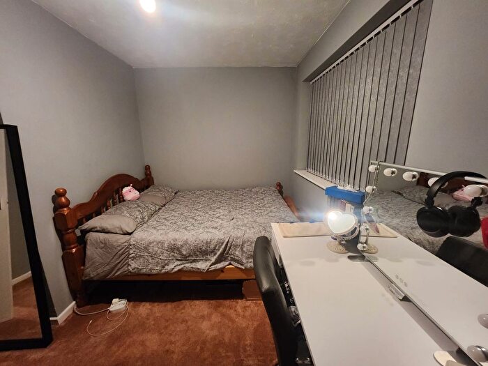 1 Bedroom Flat To Rent In Mayfair, Bradford, BD5