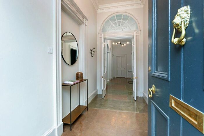 2 Bedroom Flat To Rent In Dundas Street, New Town, Edinburgh, EH3