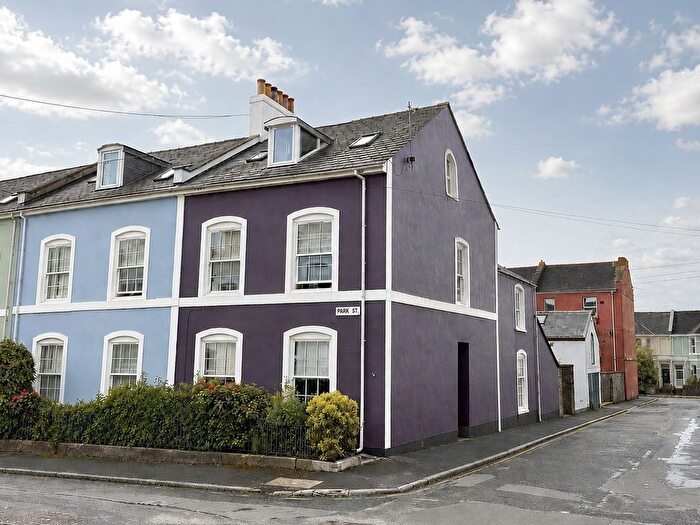 4 Bedroom End Of Terrace House For Sale In Park Street, Stoke, Plymouth, PL3
