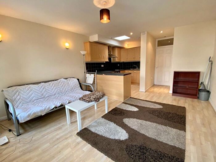 1 Bedroom Flat To Rent In John Ruskin Street, SE5