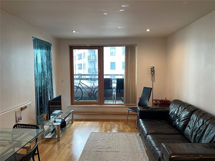 2 Bedroom Apartment For Sale In Gateway West, East Street, Leeds, LS9