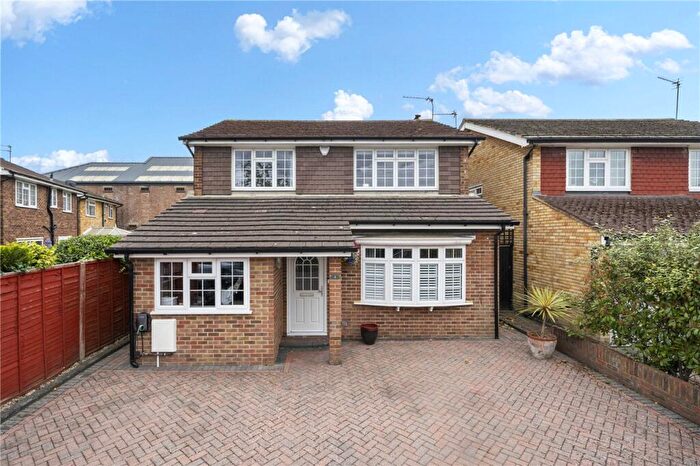 3 Bedroom Detached House For Sale In Portmore Park Road, Weybridge, Surrey, KT13