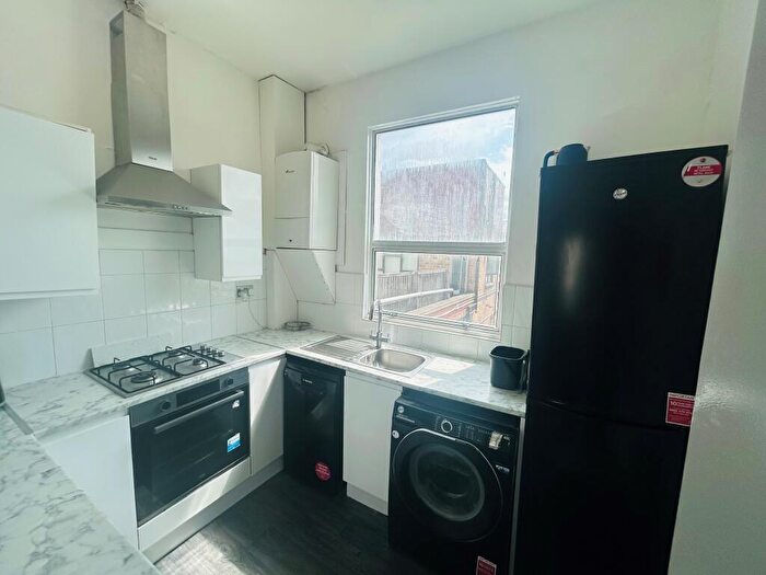 1 Bedroom Flat To Rent In Room, Warwick Street, Leamington Spa, CV32