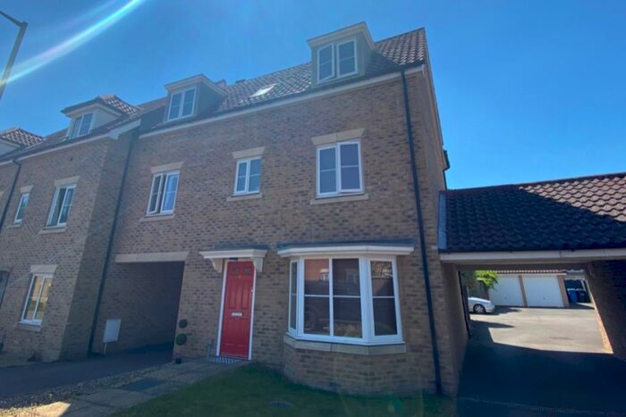 4 Bedroom Semi-Detached House To Rent In Mildenhall, Suffolk, IP28